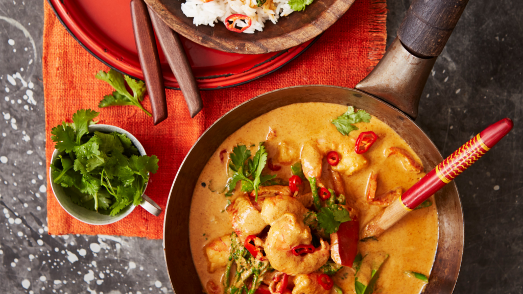 Thai Red Curry with Prawns and Green Veg - The Spice Tailor UK
